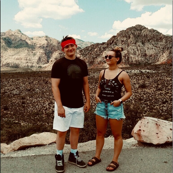 Meet your Posher, Jennifer - Picture 8 of 8